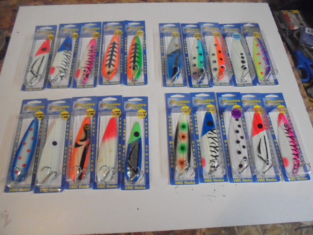 20-SUPER GLOW MOONSHINE LURES-5-MAGS - Classifieds - Buy, Sell