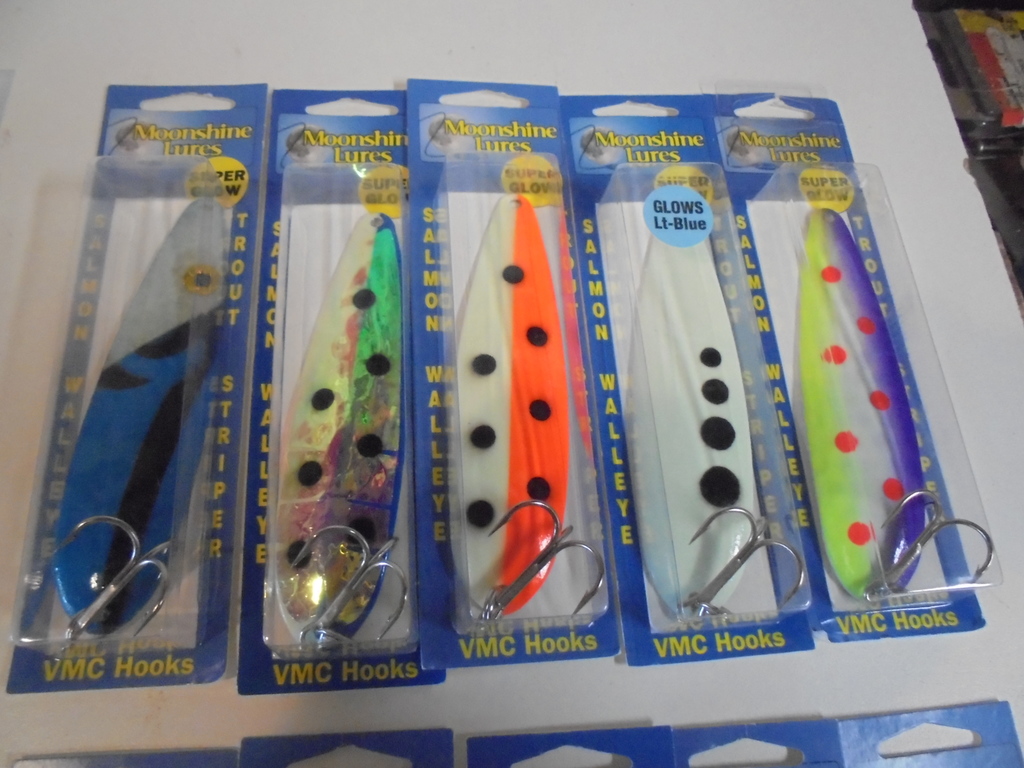 20-SUPER GLOW MOONSHINE LURES-5-MAGS - Classifieds - Buy, Sell