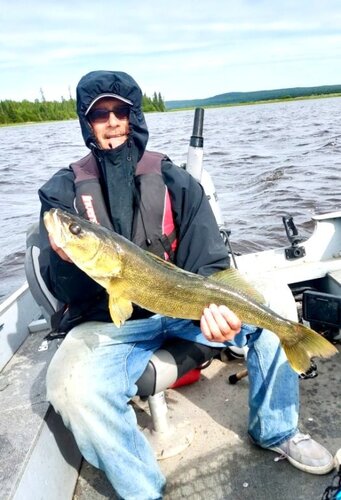 28_5 inch walleye.jpg